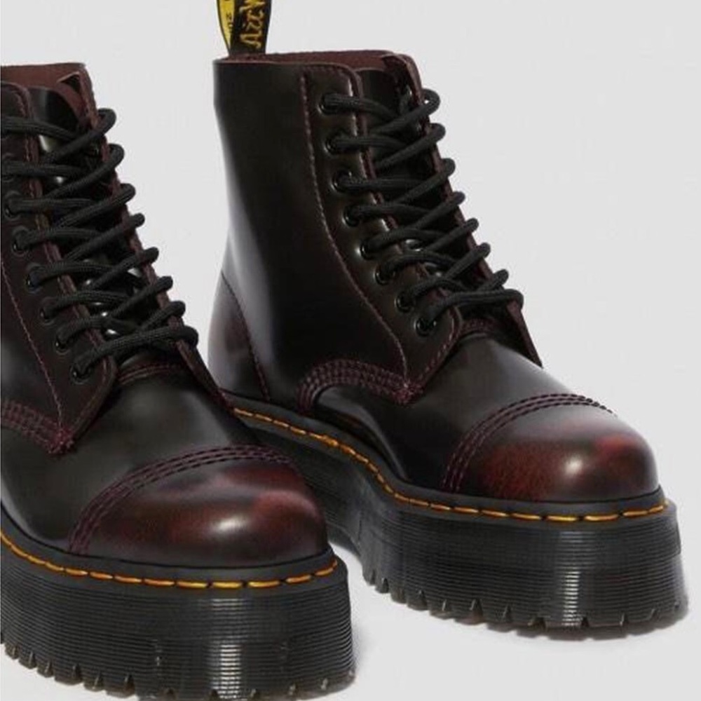 ISO! Sinclair Arcadia Doc Martens in Cherry Red🤍